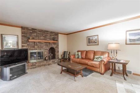 Country Home For Sale with 2 Acres in Amherst Junction - image 29