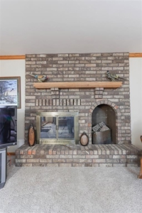 Country Home For Sale with 2 Acres in Amherst Junction - image 27