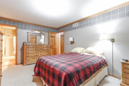 Country Home For Sale with 2 Acres in Amherst Junction - image 24
