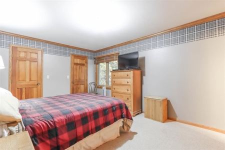 Country Home For Sale with 2 Acres in Amherst Junction - image 26