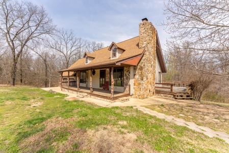 Country Home and Acreage in Shannon County, Missouri - image 4