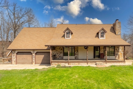 Country Home and Acreage in Shannon County, Missouri - image 2