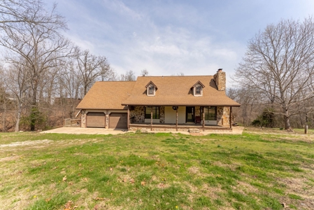 Country Home and Acreage in Shannon County, Missouri - image 3