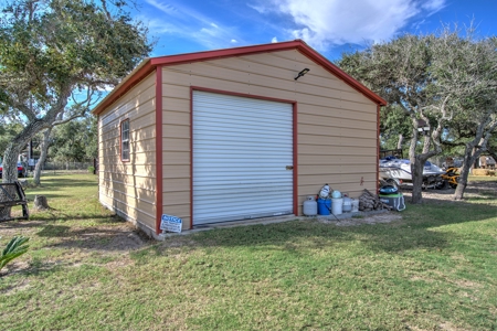3/2 Home in Aransas Pass, TX on 3 acres - image 6