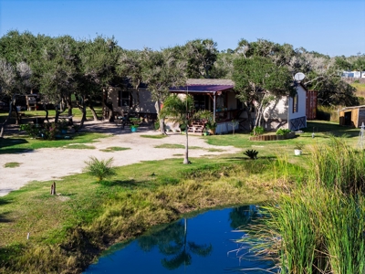 3/2 Home in Aransas Pass, TX on 3 acres - image 2