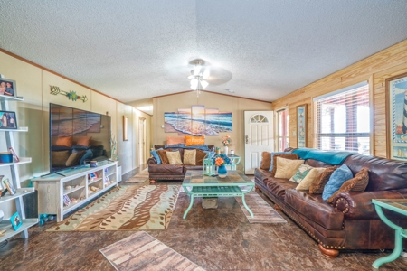 3/2 Home in Aransas Pass, TX on 3 acres - image 21