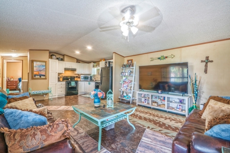 3/2 Home in Aransas Pass, TX on 3 acres - image 18