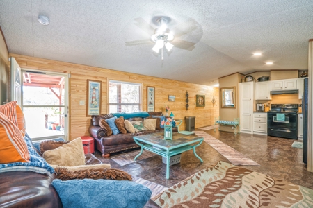 3/2 Home in Aransas Pass, TX on 3 acres - image 19