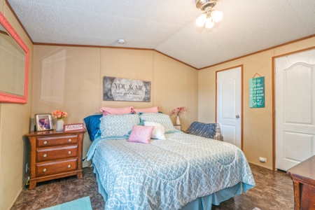 3/2 Home in Aransas Pass, TX on 3 acres - image 28