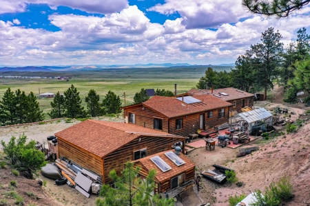 Mountain Home With Panoramic Views in Ranch Of The Rockies - image 5