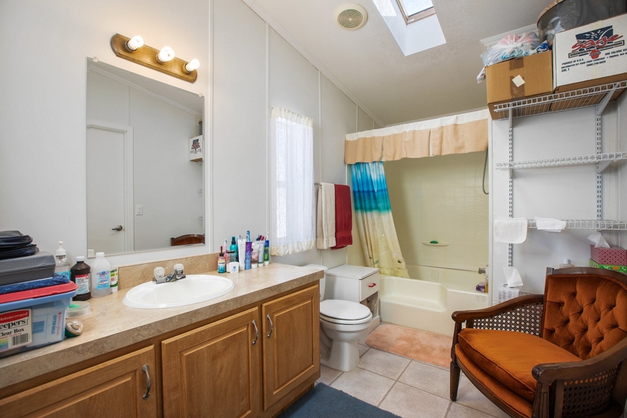 Primary Bathroom En-Suite