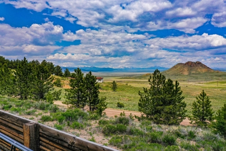 Mountain Home With Panoramic Views in Ranch Of The Rockies - image 7