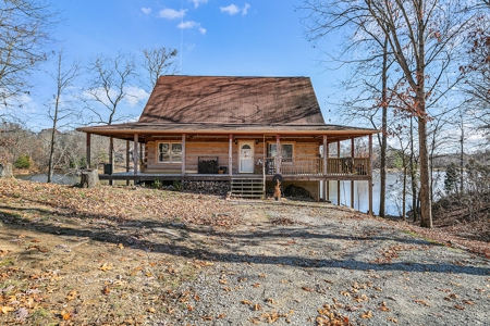Waterfront Log Home for Sale on Lake Hayes in Gibson Co. TN - image 1