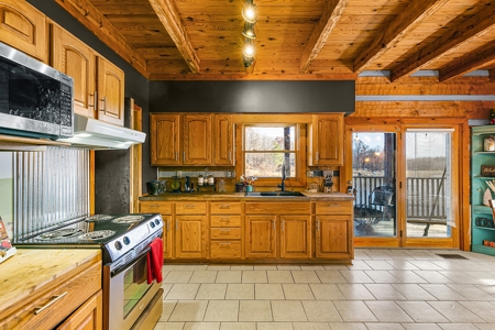 Waterfront Log Home for Sale on Lake Hayes in Gibson Co. TN - image 7