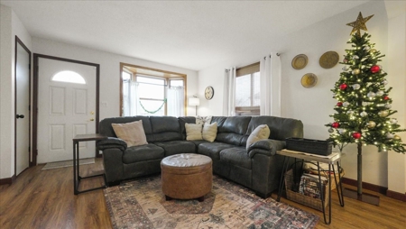 Maintained & updated ranch home located in Stoddard - image 2