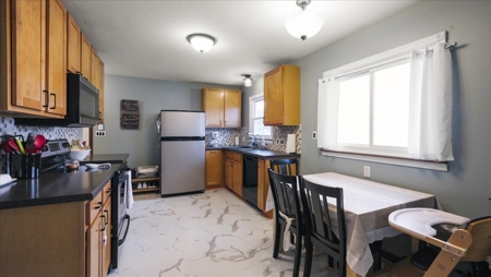Maintained & updated ranch home located in Stoddard - image 3