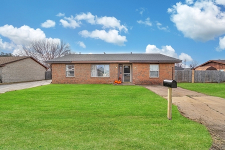 Home For Sale In Mangum, Oklahoma - image 3