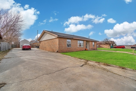 Home For Sale In Mangum, Oklahoma - image 4