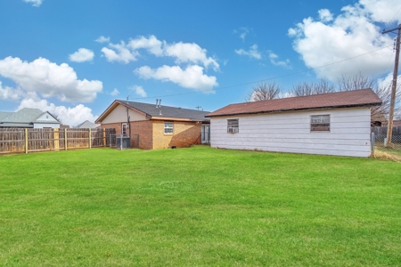 Home For Sale In Mangum, Oklahoma - image 25