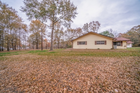 Lakefront House and Acreage at Lake O' the Pines - image 16