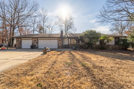 Arkansas Home In Town Near Lake Norfork - image 2