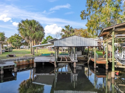 Waterfront Home For Sale In Suwannee Florida - image 27
