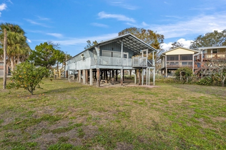 Waterfront Home For Sale In Suwannee Florida - image 19