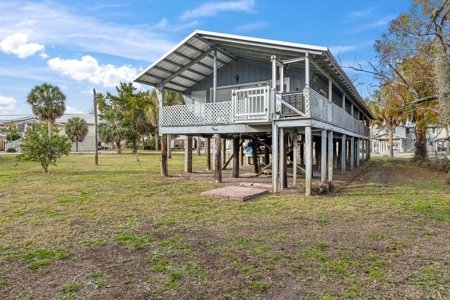Waterfront Home For Sale In Suwannee Florida - image 20