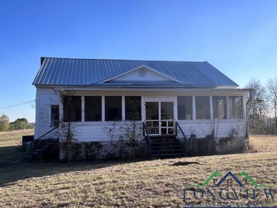 Historic Colonial Home on Hill for Sale in Cushing, Texas - image 3