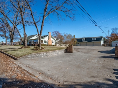 Winnsboro Wood County 3/2/4 Large Home In Town For Sale - image 7