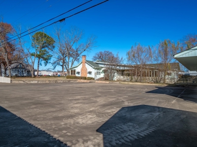 Winnsboro Wood County 3/2/4 Large Home In Town For Sale - image 18