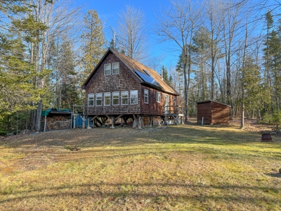 Charming Cabin on 70 Acres in Maine - image 1