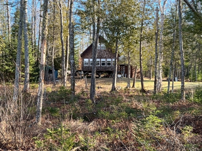 Charming Cabin on 70 Acres in Maine - image 24