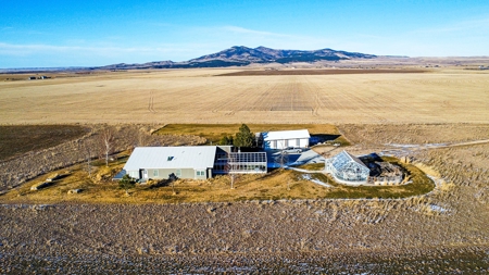 Country Home on Acreage For Sale near Lewistown, Montana - image 4