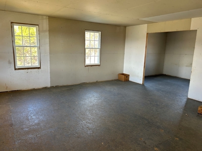 6 Bed Amish Home-Workshop & Barn-26.4+/- Acres-Liberty, Ky. - image 10