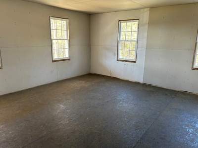 6 Bed Amish Home-Workshop & Barn-26.4+/- Acres-Liberty, Ky. - image 11