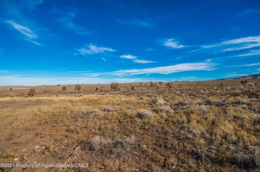 17 W County Road 85 Maybell