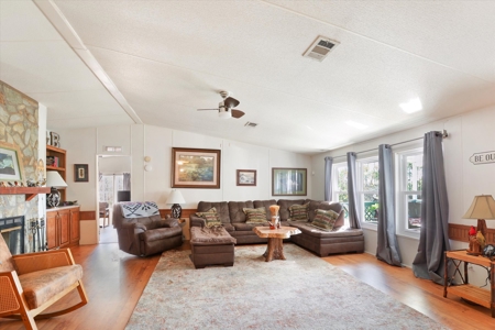 3 bedrooms 2 bath mobile home on 5.11acres - image 9
