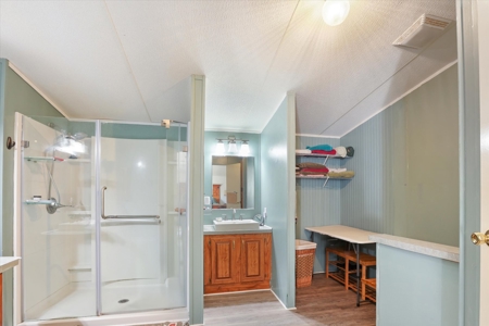 3 bedrooms 2 bath mobile home on 5.11acres - image 2