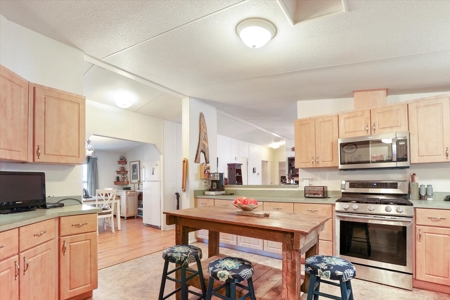 3 bedrooms 2 bath mobile home on 5.11acres - image 14