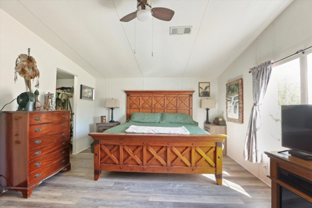 3 bedrooms 2 bath mobile home on 5.11acres - image 4