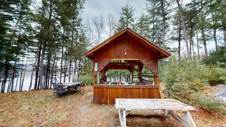 Maine Lakefront Cottage - image 6