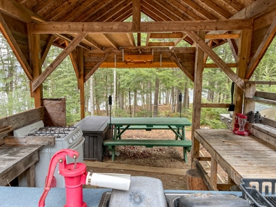 Maine Lakefront Cottage - image 8