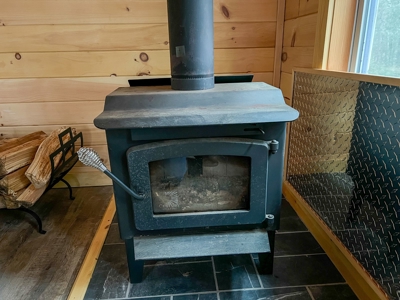 Maine Lakefront Cottage - image 19