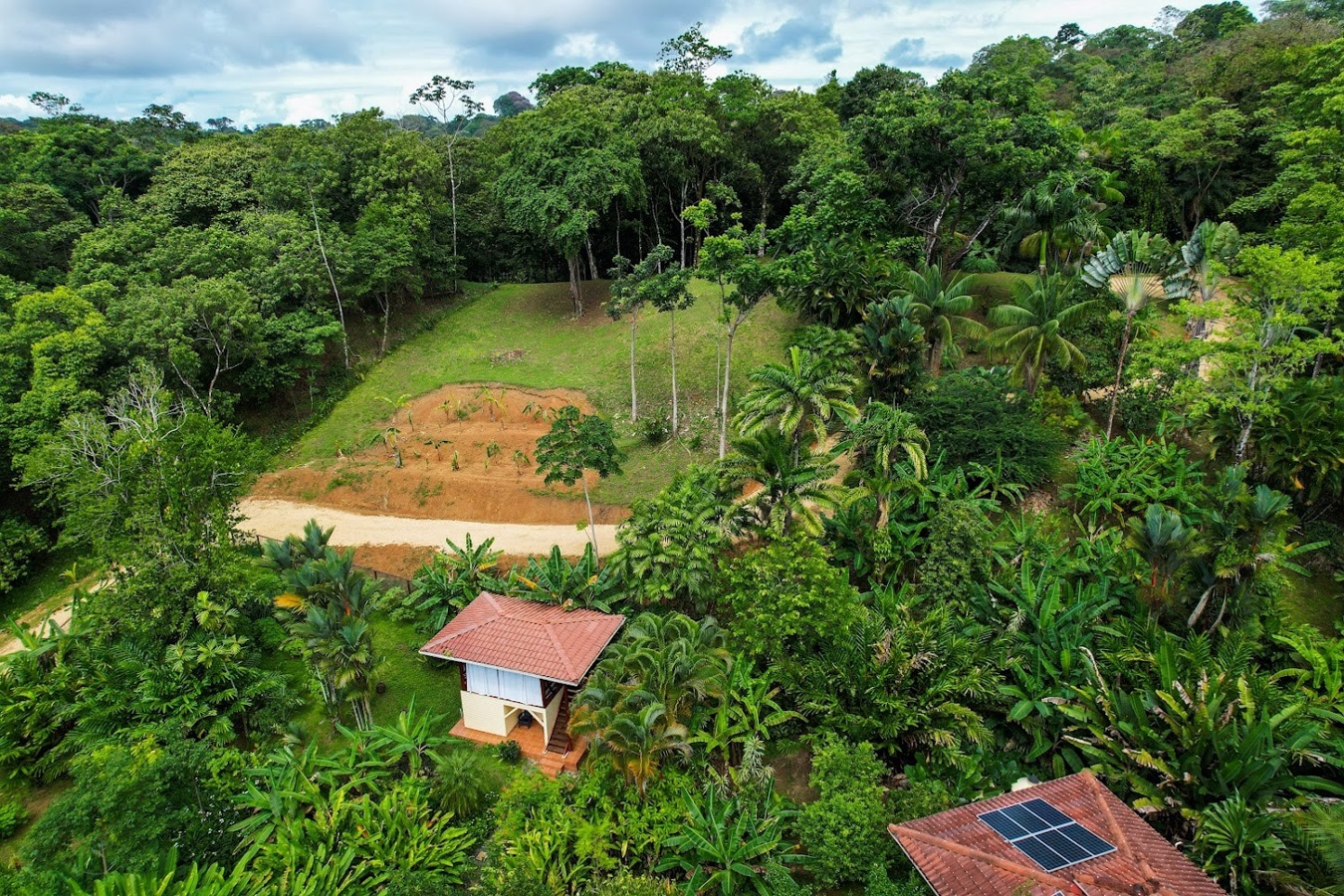 Grundstück mit Eigentumsurkunde am Bluff Beach – 4,9 Acres, Isla Colón – 9