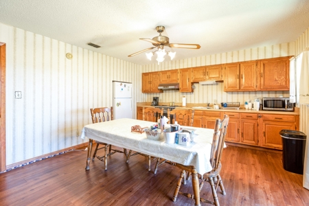 Home For Sale On The Suwannee River!!! - image 25
