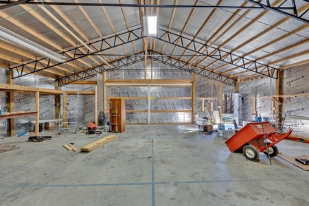 Country Home for Sale in Lewis County, Tennessee - image 17