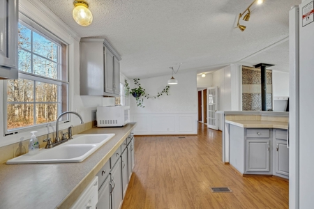 Country Home for Sale in Lewis County, Tennessee - image 29