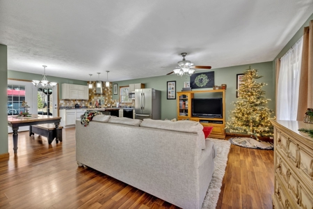Country Home for Sale in Lewis County, Tennessee - image 11