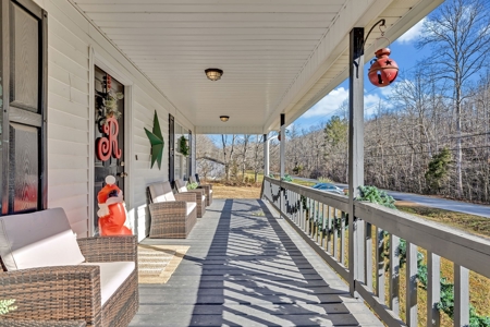 Country Home for Sale in Lewis County, Tennessee - image 9